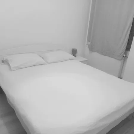 Marsala Family Homestay *